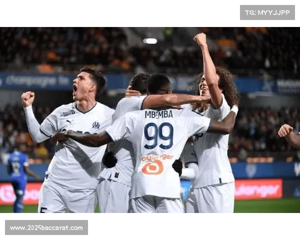 马赛是法甲前12轮进球最多与失球最少的球队之一